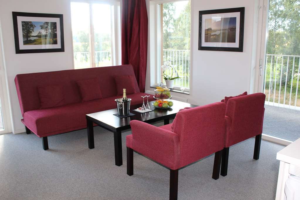 First Hotel Lindoe Park Vallentuna Room photo